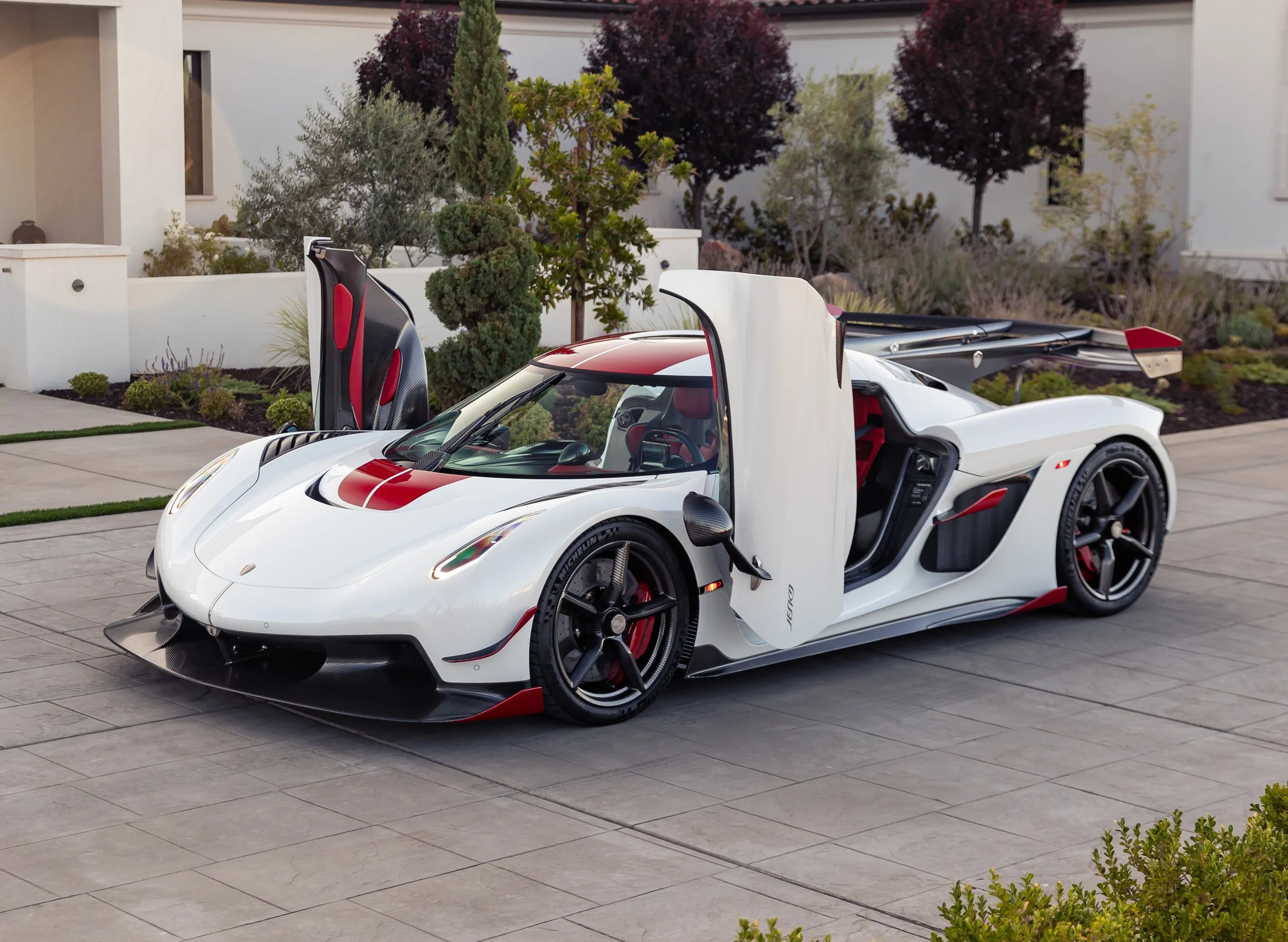 jeskoページ The unique specification of the Koenigsegg Jesko Attack that has